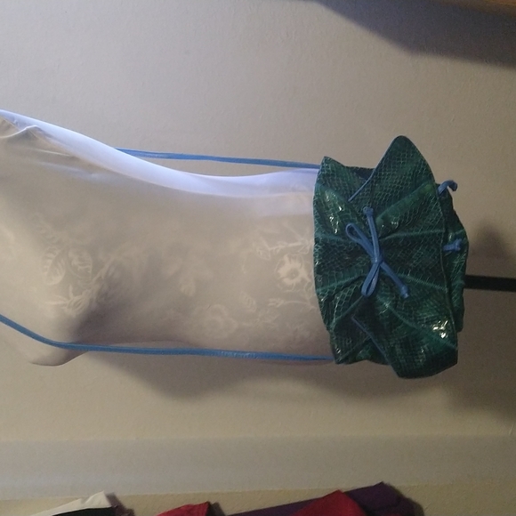 Gorgeous VTG Leather Snakeskin Purse - Picture 6 of 6